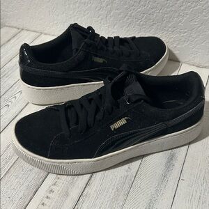 Puma Soft Foam Optimal Comfort Black Karmen Puma Team Gold Suede Shoes